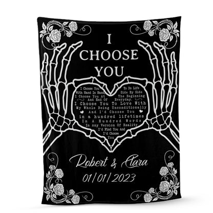 Teesdily | Skeleton Hand Custom Fleece Blanket I Choose You Warm Blanket Halloween Theme Rose Fleece Throw Blanket Gothic Bed Blanket Gift For Lover